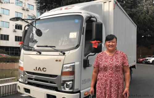 “货运这条路，我怕过怕也很坚定”——女司机谢大姐 一台帅铃，一脚油门开出一家人的希望